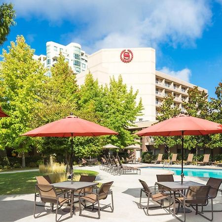 ריצ'מונד Sheraton Vancouver Airport Hotel מראה חיצוני תמונה