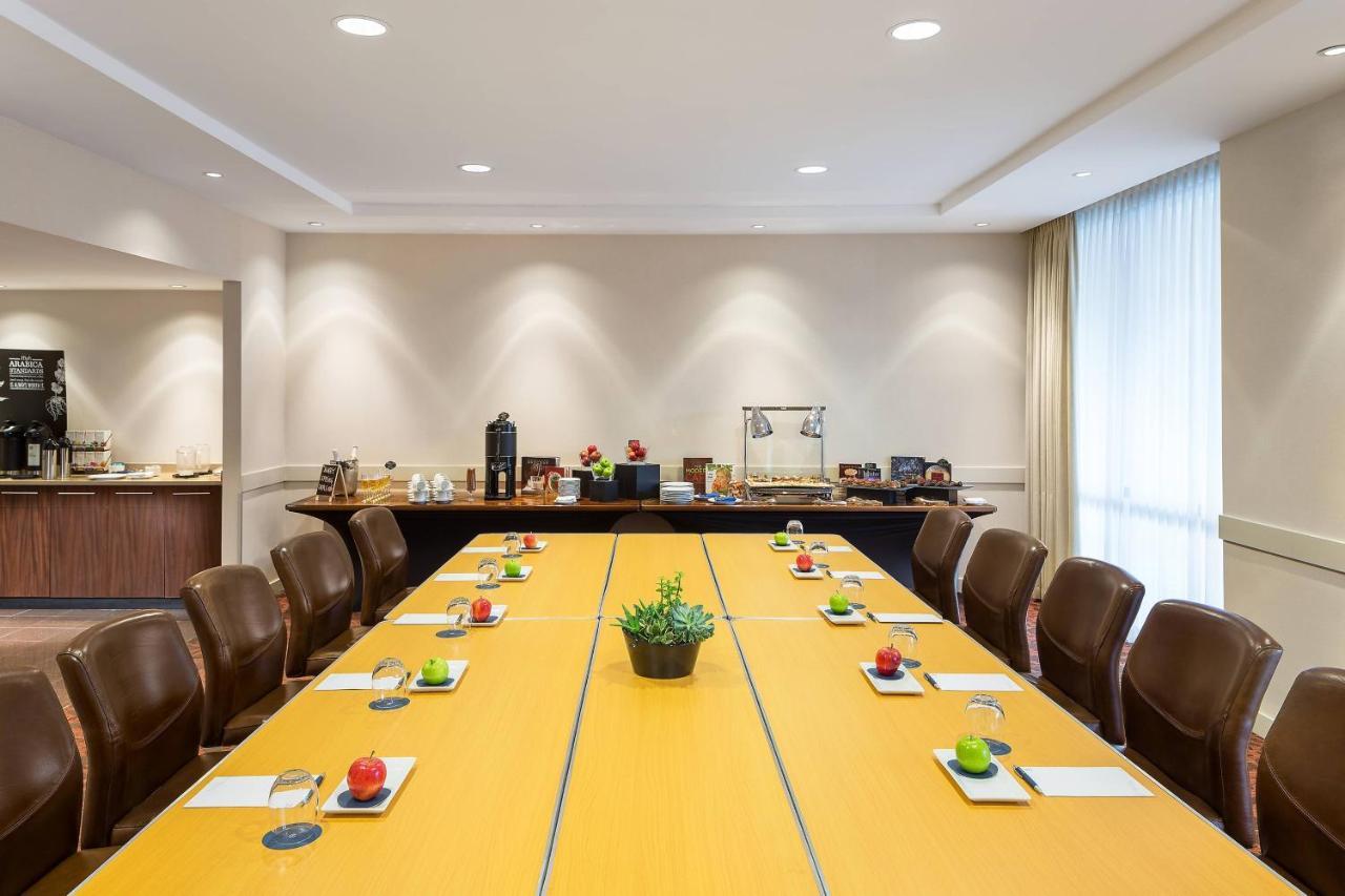 ריצ'מונד Sheraton Vancouver Airport Hotel מראה חיצוני תמונה